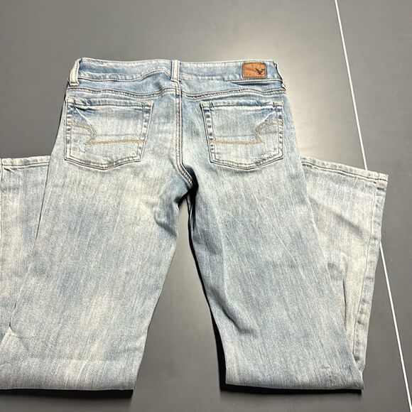 American Eagle Outfitters Distressed Favorite Boyfriend Jeans - Size 6 Short - Picture 8 of 8